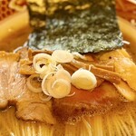 improv. - 左から〈煮豚・熟成ローストポーク・赤城鶏のコンフィ〉