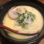 ラーメン シェルター - 鶏白湯塩レモン(黄) 〜細麺〜¥990-