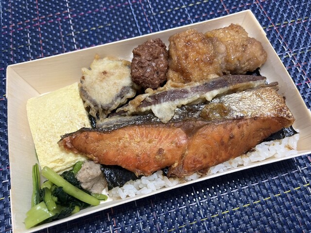 のりべん 鮭と彩り野菜の茶々のり弁 | 株式会社スズキヤ スーパーマーケット