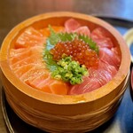 くいもん家 ふるさと - サーモンマグロ丼