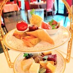 アンジェロ - 2段皿の可愛らしいサイズのセットです。