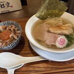 おダシと銀しゃり 中華そば 虹空 - 