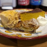 ピッツェリア トラットリア ダ オカピート - レモンのティラミス　イチジクとカシスのタルトパイ　かぼちゃのバスチー　カンノーリ　1人で4つも…感謝です