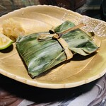 茅葺れすとらん 喫茶去 - 秋刀魚と茸の笹蒸し♫