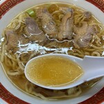 仙台中華そば 銘店嘉一 本店 - 琥珀色の、優しい美味しいスープ