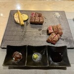 もと松 - 国産黒毛和牛 フィレ肉・サーロインの食べ比べ イギリス産マルドンソルトと自家製にんにく正油漬け