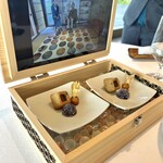 AUBERGE de SENVIE - 11000のランチコースより
      ⚫️小菓子とコーヒー
      