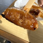 田中屋本店 - みそだれが側面にまで染みこんでる