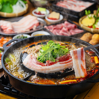 サムギョプサルとしゃぶしゃぶを同時に楽しめる食べ放題が人気