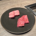 焼肉うしごろ - 究極の黒タン、特選ハラミ