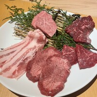 近江うし焼肉 にくTATSU 銀座店 - 