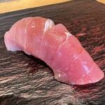 318939571 - 中トロ