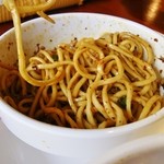 成都担担面 - 丼底の調味料を混ぜ混ぜして頂きます！