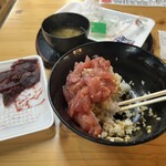 塩釜仲卸市場 マイ海鮮丼コーナー - 