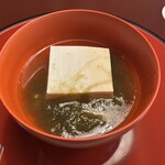 東京 芝 とうふ屋うかい - だしが選べるのですが、こちらは昆布だしで