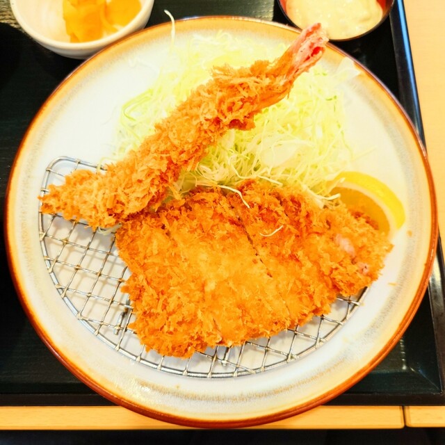 Tonkatsu Ise Shinjuku Nomura Biru Ten photo 3