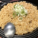 焼肉店 ナルゲ - 〆のガーリックライス