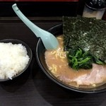 らーめん家 せんだい - とんこつ醤油ラーメン 並盛＋小ライス