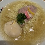 鯛塩そば 灯花 福岡空港国内ターミナル店 - 