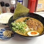 龍ちゃん - 料理写真:味噌カレーラーメン1180円・半ライス150円