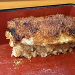 炭焼うなぎ 加茂 - 芸術的な食感、ふわサクッ