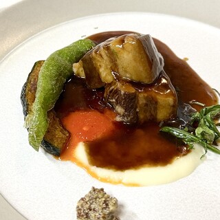 コース料理がおすすめ。宮崎の旬の食材を堪能。