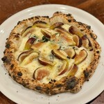 ピッツェリア ファッブリカ 1090 - フィーキ（イチジク・ゴルゴンゾーラ・モッツァレラ・バジル）