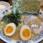 横浜豚骨醤油ラーメンYOLO - 
