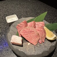 個室 和牛焼肉 吟 難波店 - 