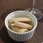 アンティーカ・トラットリーア・ノスタルジーカ - （2014年10月ランチ再訪）いつもの、美味しい自家製パンからスタート！