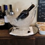 アンティーカ・トラットリーア・ノスタルジーカ - （2014年10月ランチ再訪）ワインは冷やしてもらった♪