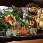 BENE PESCE 広島袋町店 - 前菜盛り合わせの一つで魚介メイン