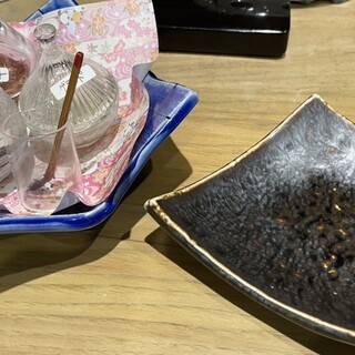 豚笑 - 料理写真:塩が来ました。ゲランド、ブラックソルト、レッドソルトの3種