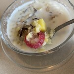 ミス・サイゴン - 赤いのは、グミのような食感。