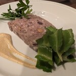 なにわフレンチびぎん - 仔羊のテリーヌにはナッツがたくさん