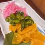 産地直送伊勢海老＆旬魚鮮肉 居酒屋 北の幸 - 最初てんこ盛りにびっくりしたのに、箸が進んだお新香盛り合わせ！しょっぱいのと歯ごたえが癖になります。