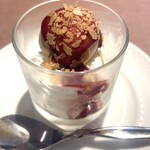 Russian Restaurant ROGOVSKI - デザートのチーズケーキパフェ