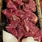 炭火焼肉 塩ホルモン もん太 - ・牛サガリ900円