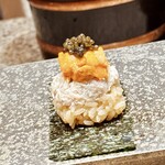 鮨結う紬 - カニとウニの握り