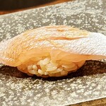 鮨結う紬 - カスゴダイ