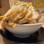 豚山 - 大ぶたダブル(ニンニク、野菜マシマシ、アブラマシマシ)