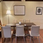 プラスワンカフェガーデン - 店内