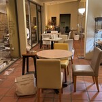 プラスワンカフェガーデン - 店内