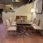 プラスワンカフェガーデン - 店内