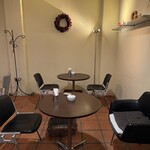 プラスワンカフェガーデン - 店内