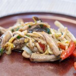 館山美食倶楽部 - 2025.9 タウナギとマコモと黄ニラの杭州強火炒め