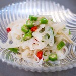館山美食倶楽部 - 2025.9 酸辣藕片（蓮根の唐辛子甘酢漬け）