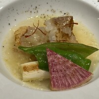 横浜 夜景 鉄板焼＆ステーキ 祥鳳 - ・本日の鮮魚の鉄板焼
                    銀カレイのアクアパッツァ風