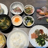 小野の離れ 博多本店 - おかず2品（刺身盛り合わせ、茶碗蒸し）ランチ