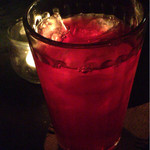 クランベリージュース ¥450 見にくいのですが、猫ちゃんのコースターです。